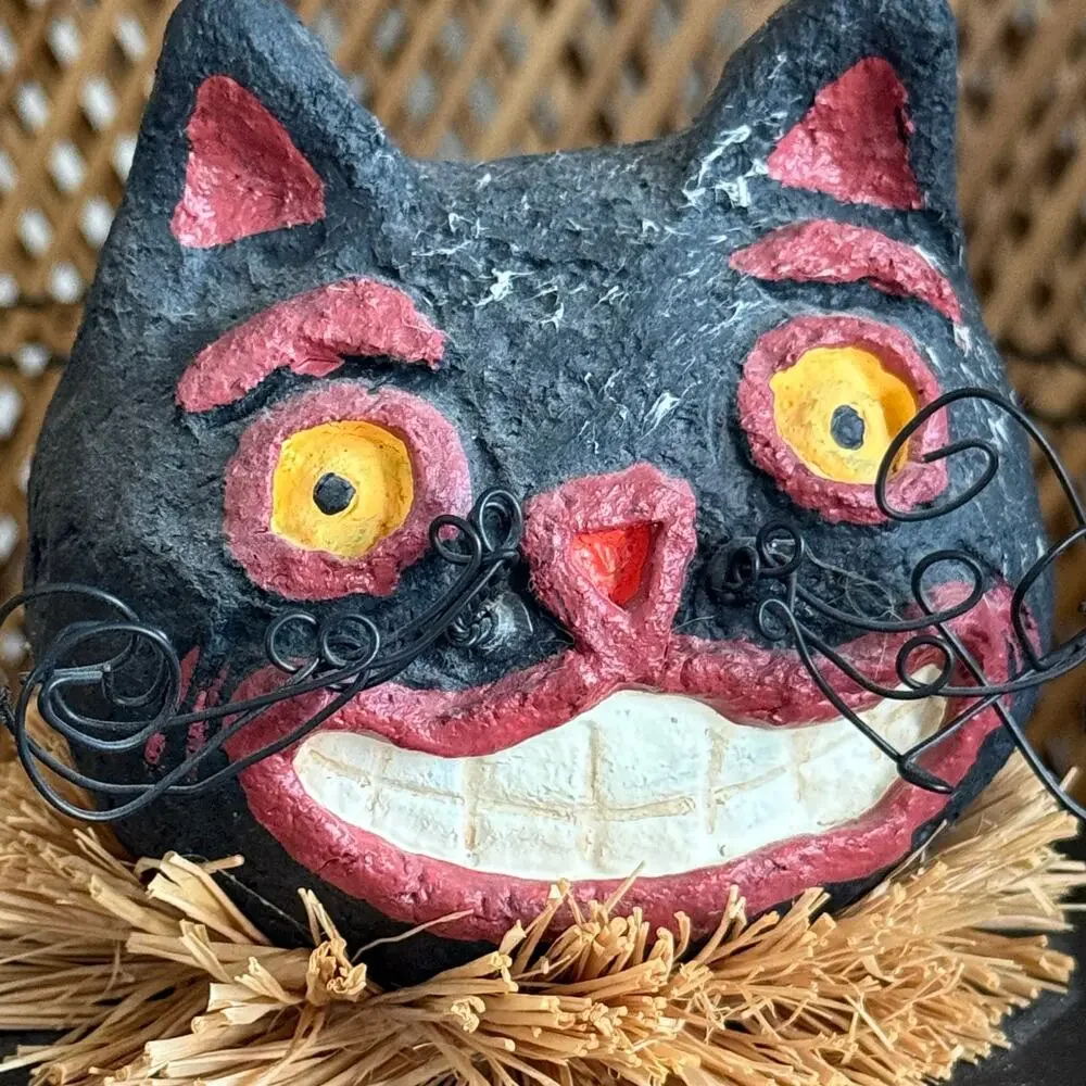 Vintage Style Paper Mache round box with black cat head 